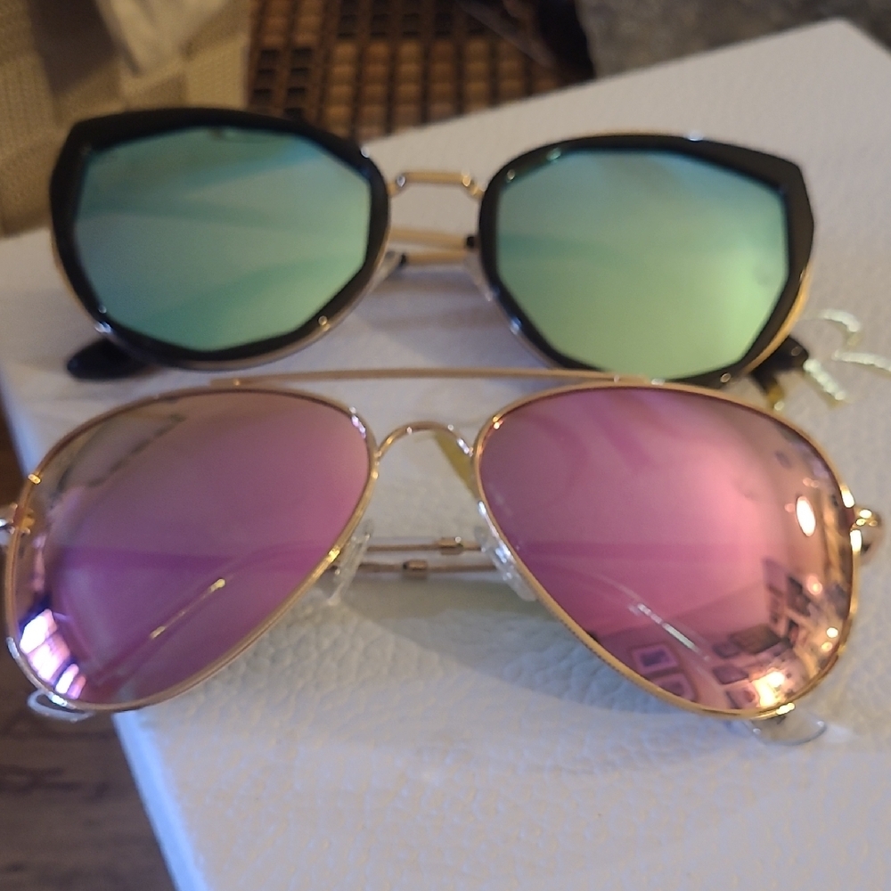 Prive Revaux The Showstopper Aviator  Black and Gold Pink Sunglasses Set Availab